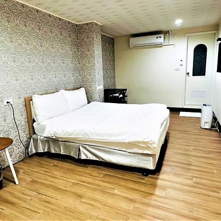 Apartamento Shining House Tainan Exterior foto